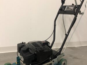 Ismaskin eller utstyr for isdrift: Olympia Kantfreser Bensin